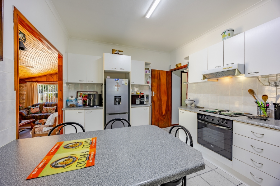 3 Bedroom Property for Sale in Bothasig Western Cape